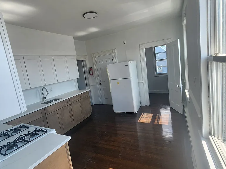 30-32 Geneva St #3 — Photo 2