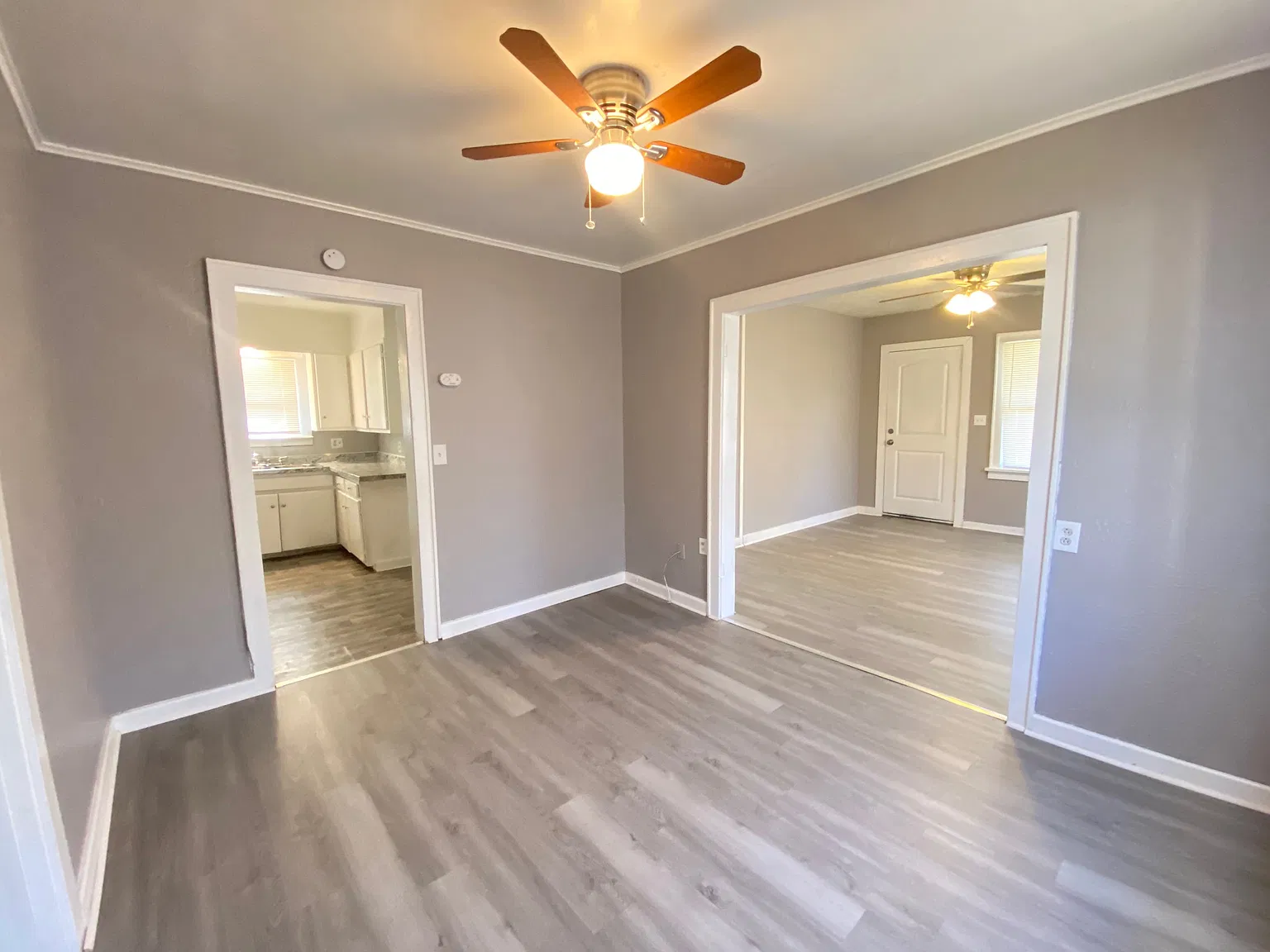 2 bed, 894 sqft, $975 — Photo 4