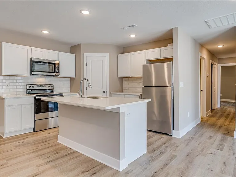 Auburn Villas — Photo 15