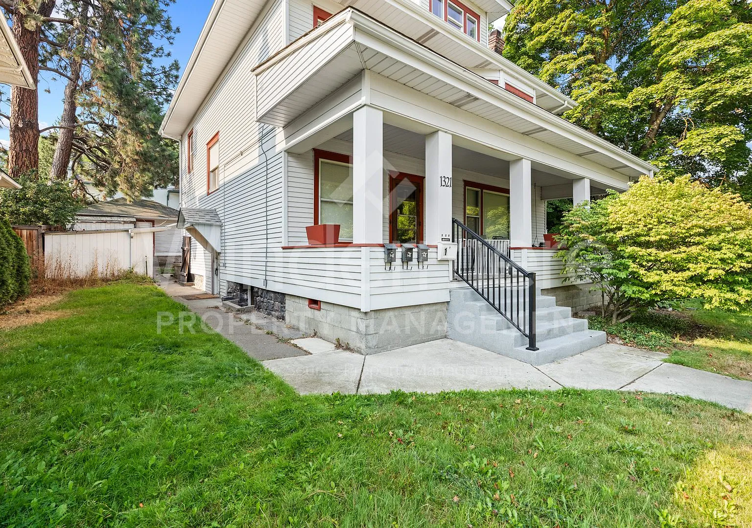 1321 W 11th Ave — Photo 2