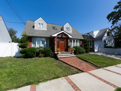 8815 158th Ave, Jamaica, NY, 11414