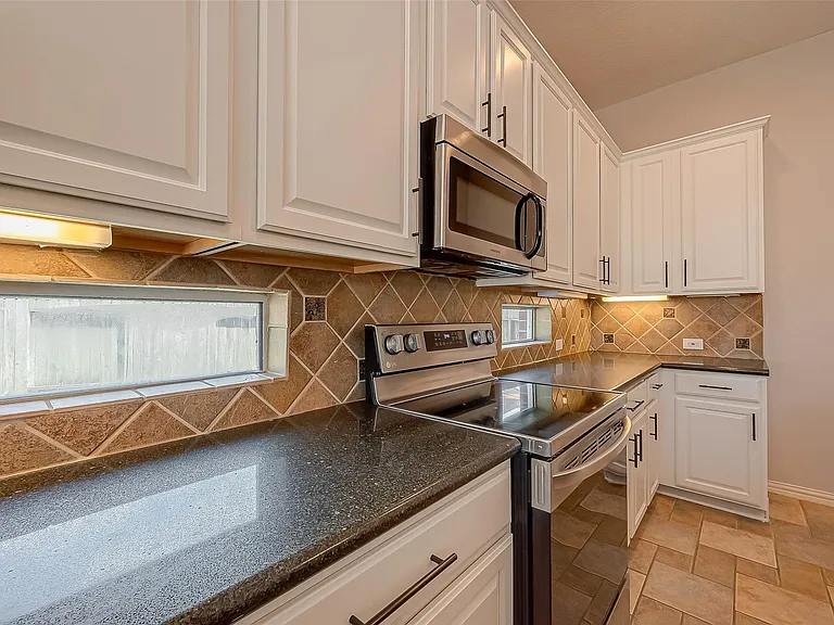 7214 Glenwick Ct — Photo 19