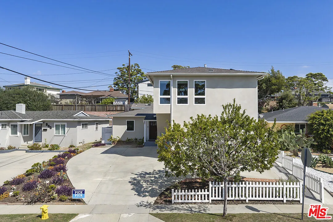 3 bed, 3.5 bath, 2168 sqft, $7,200 — Photo 1