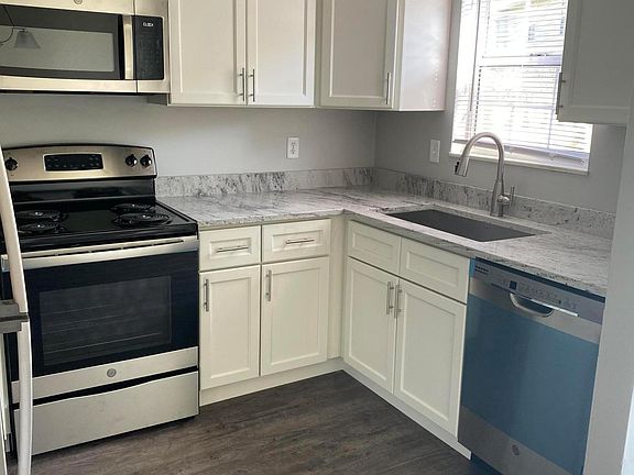 4th image of 7758 Deercrest Ct