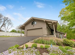 35 Cemetery Rd, East Windsor, CT 06088