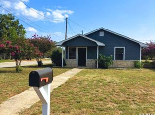 1014 E San Antonio St, Pearsall, TX 78061