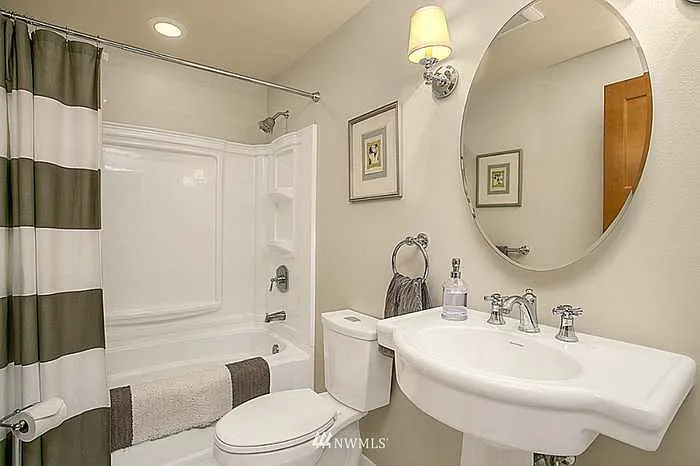 2137 NE 81st Pl — Photo 13