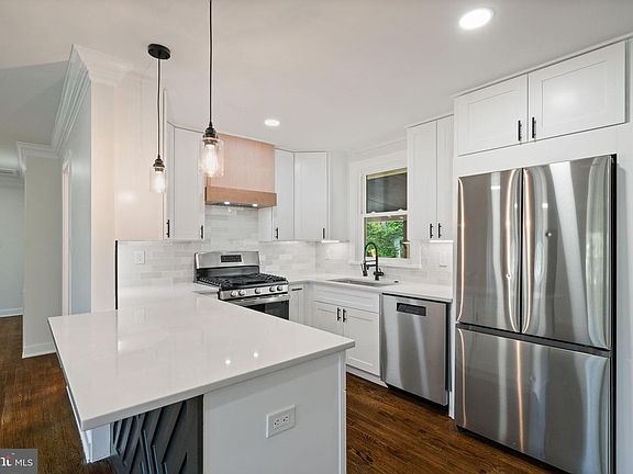 5th image of 3551 Forestdale Ave
