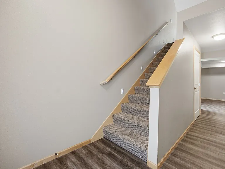 2414 Catskill Ct — Photo 32