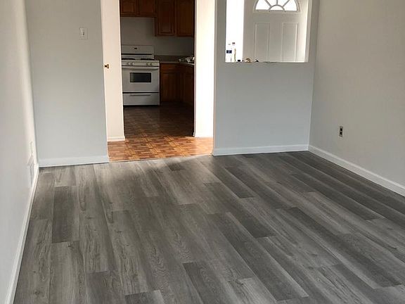 5th image of 329 Buchanan Ave