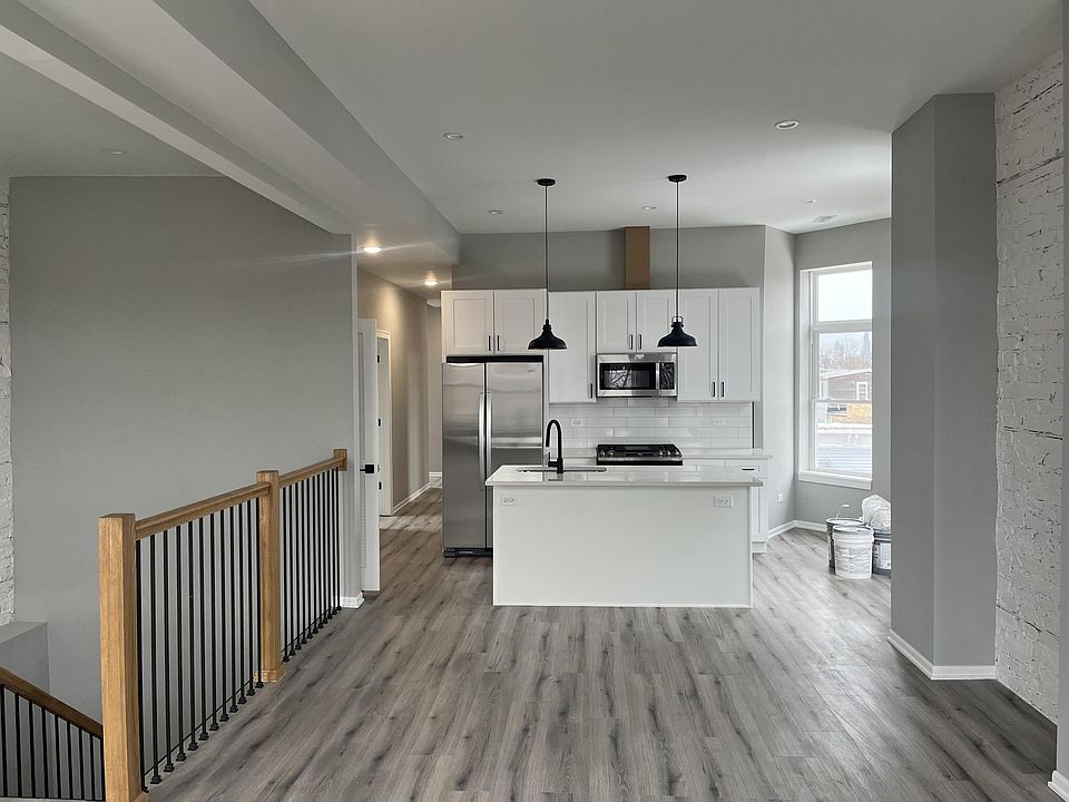 1st image of 1647 N Fairfield Ave #3F