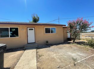 131 N Highland Ave, Sanger, CA 93657