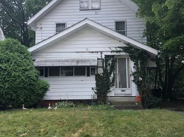 878 Stoner St, Akron, OH 44320