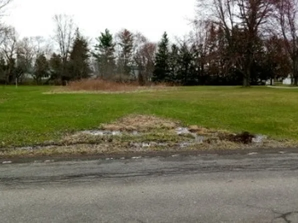 6385 Hamm Rd #11, Lockport, NY 14094