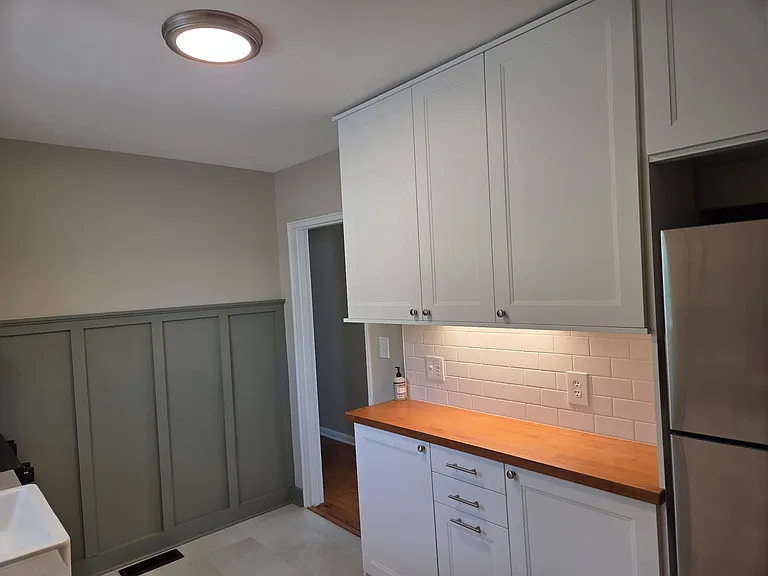 324 Wakefield Dr — Photo 3