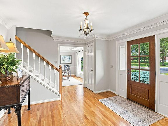 5th image of 9786 Bennington Dr