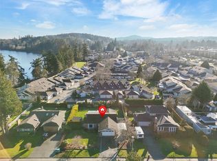 2617 Lancelot Pl, Central Saanich, BC V8M 1V2