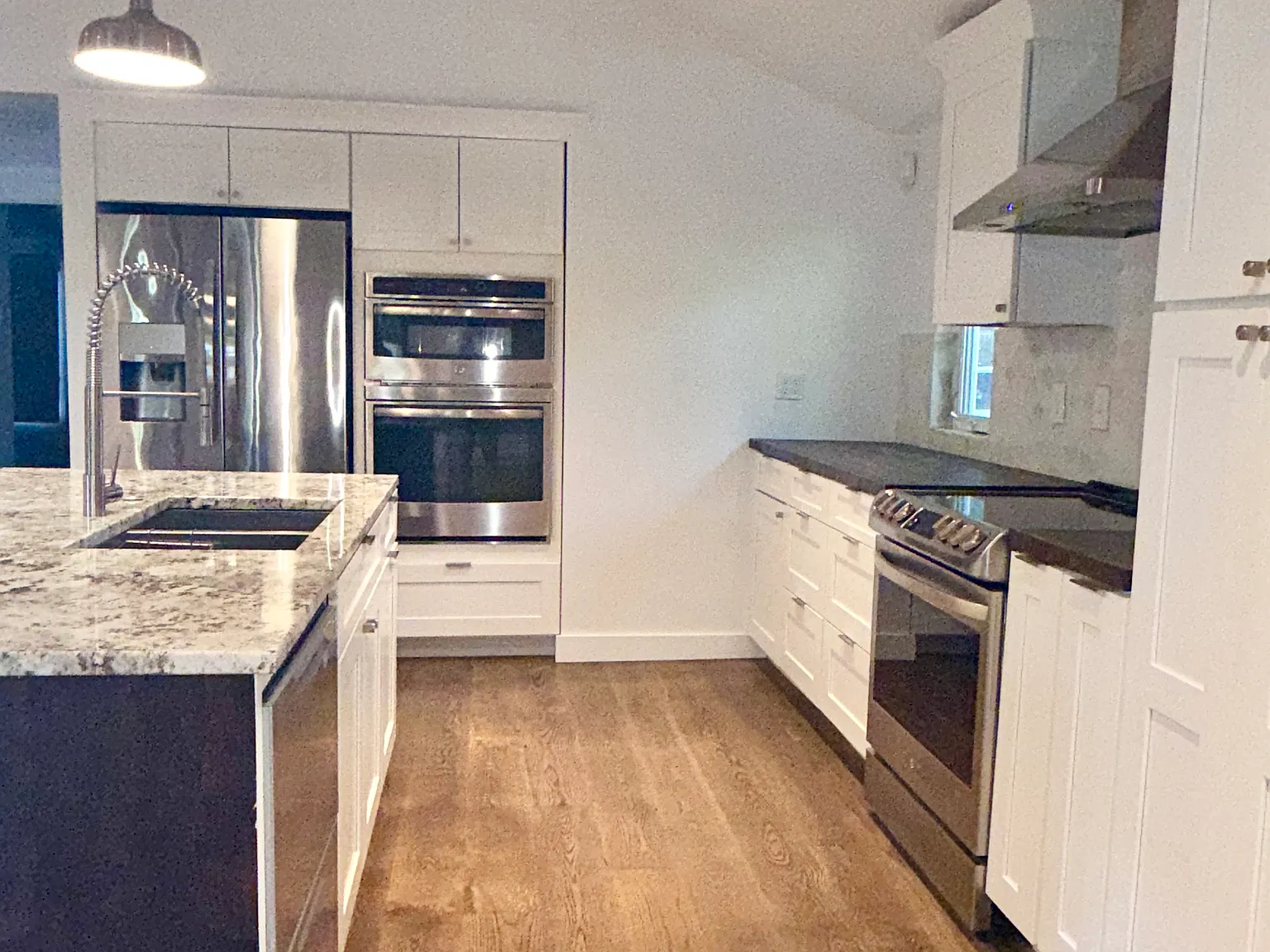 3 bed, 1280 sqft, $3,695 — Photo 3