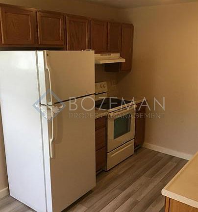 3rd image of 611 N N St APT 2