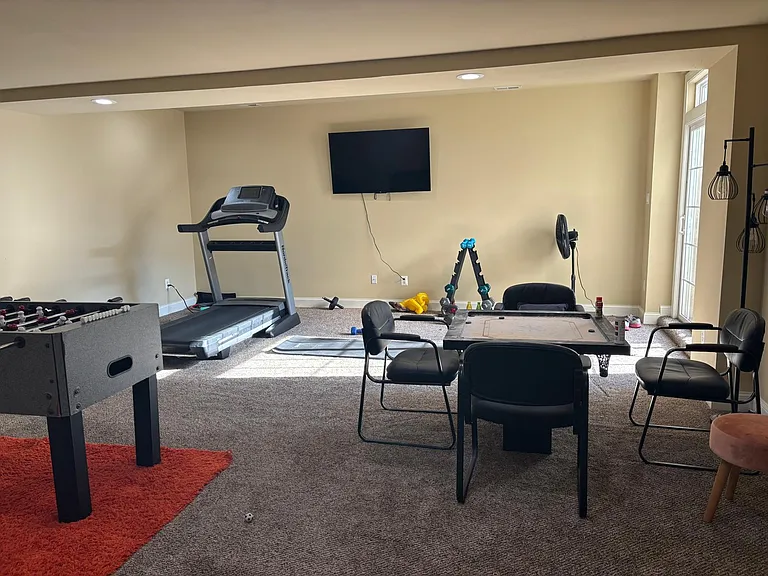 501 Raintree Cir — Photo 18