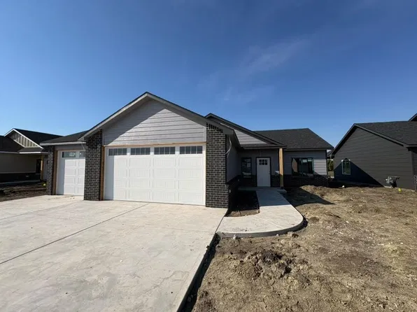 5813 Plumthicket St, Wichita, KS 67226
