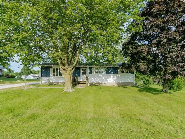 25203 N 2175 East Rd, Lexington, IL 61753