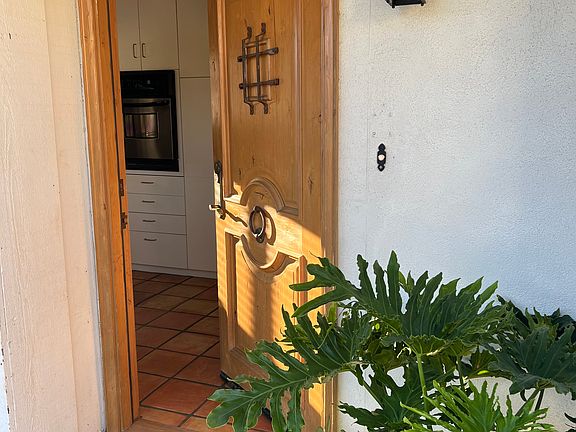 3rd image of 323 Consuelo Dr