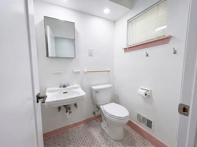 3103 Rainier Dr — Photo 5