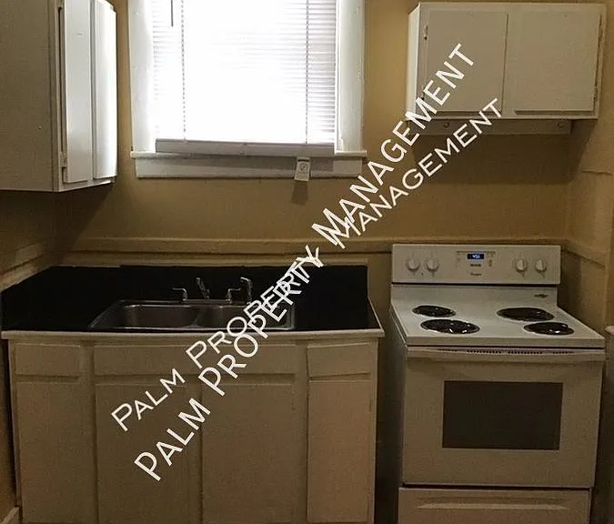 1013 E Park Ave — Photo 17