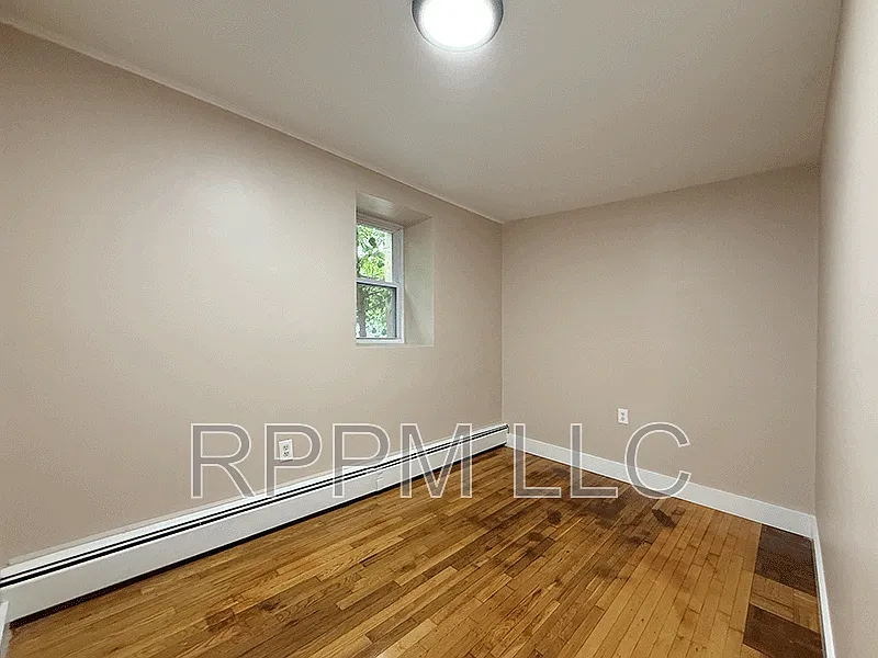3 bed, 1.0 bath, $2,200 — Photo 4