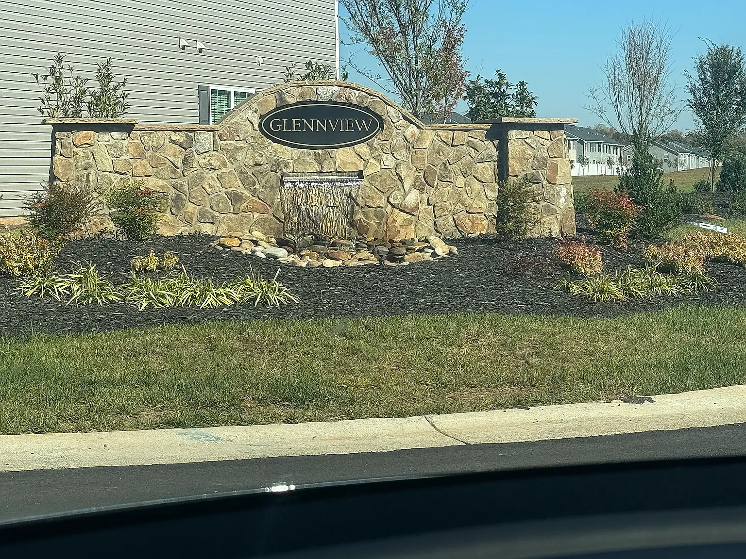 3 bed, 2.5 bath, 1429 sqft, $1,875 — Photo 3