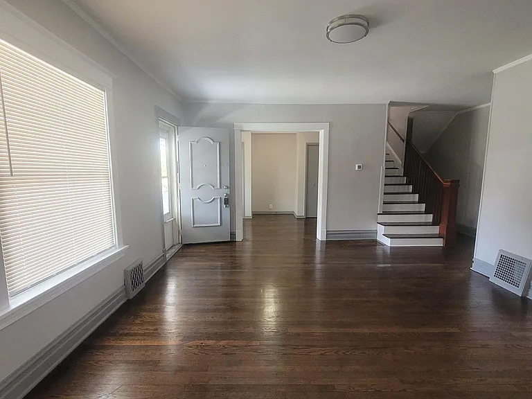 15 Mason St — Photo 3