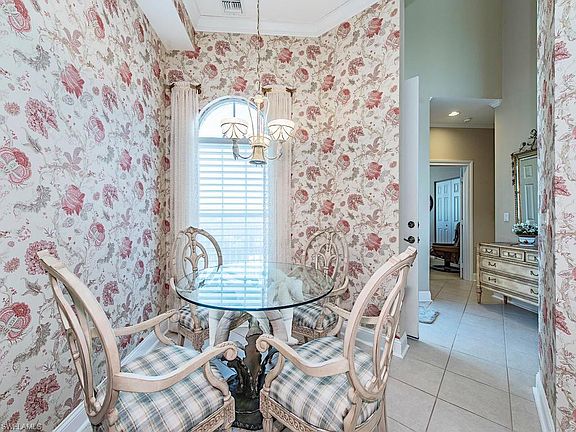 4th image of 1540 Clermont Dr Unit 401