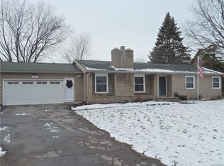 7142 Taylor Rd, Hamburg, NY 14075