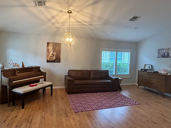 5th image of 8439 Hollow Brook Cir