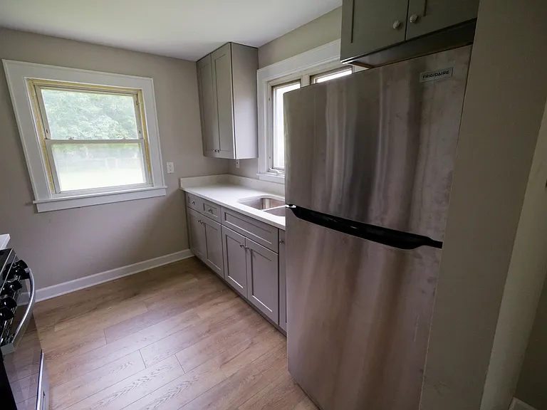 714 N Green St — Photo 2