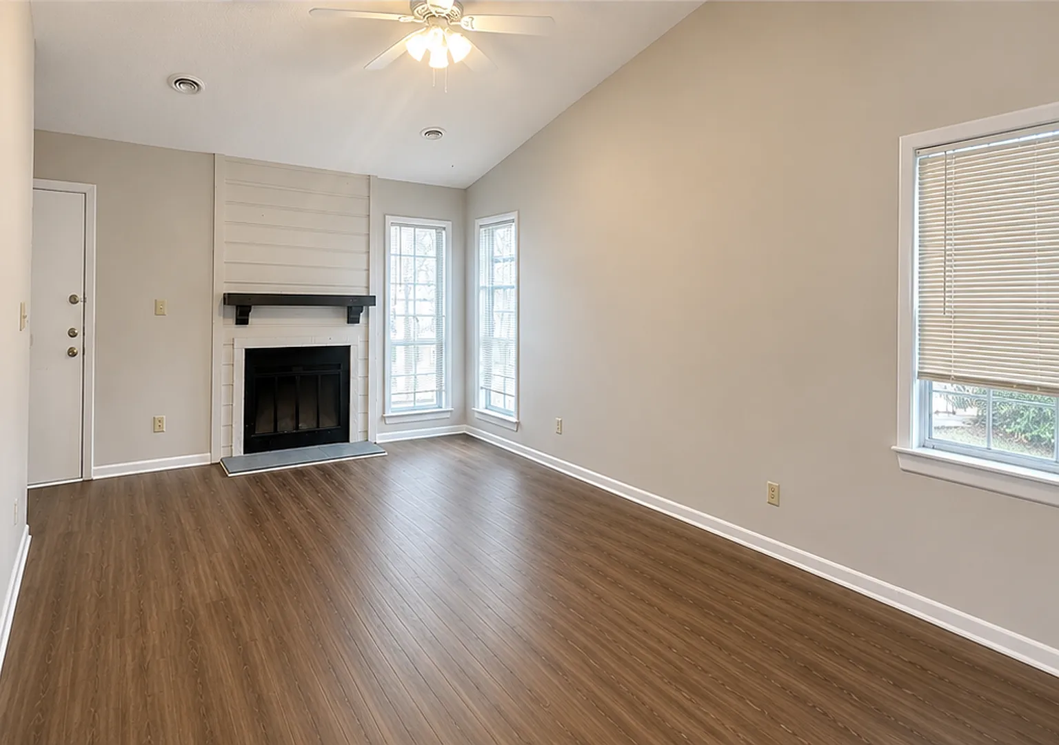 721 Varsity Drive — Photo 3