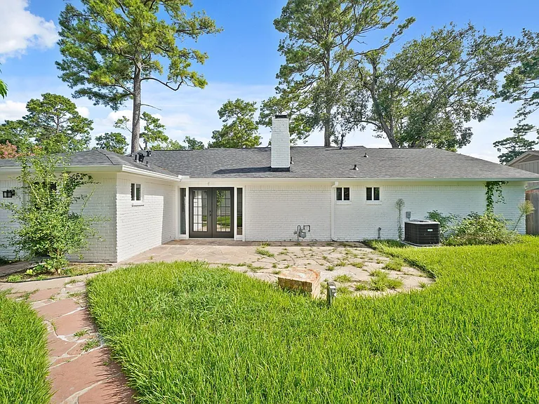 5943 Greenmont Dr — Photo 34