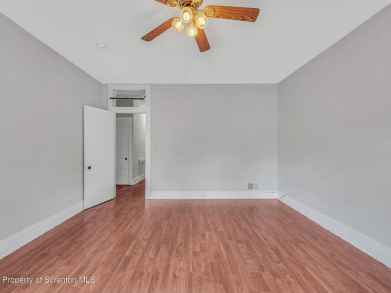 1703 Monsey Ave — Photo 21