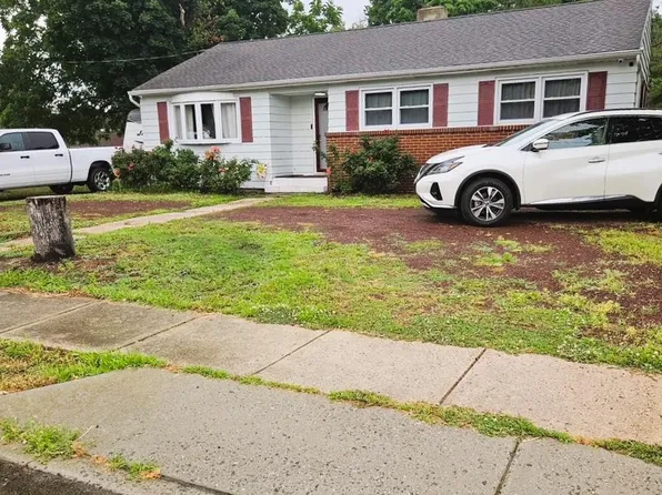 1108 Almond Rd, Pittsgrove, NJ 08318
