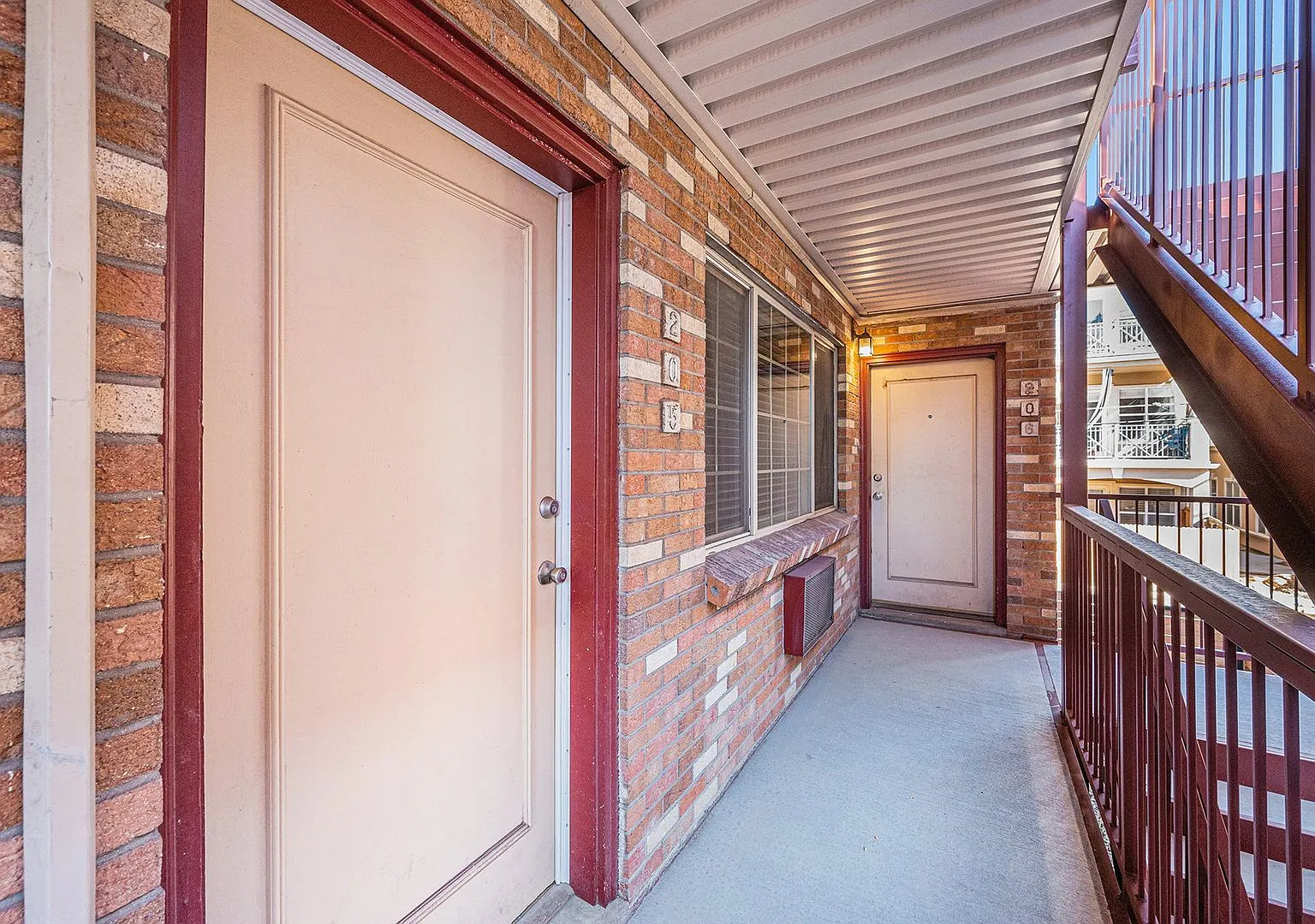 Charming 1-Bedroom Apartment in the Heart of Denver — Photo 3