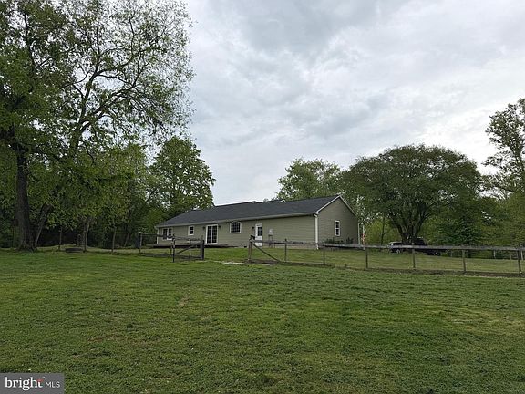 3rd image of 14185 Winks Ln