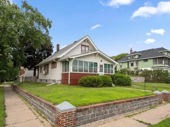 1019 Virginia St, Saint Paul, MN 55117