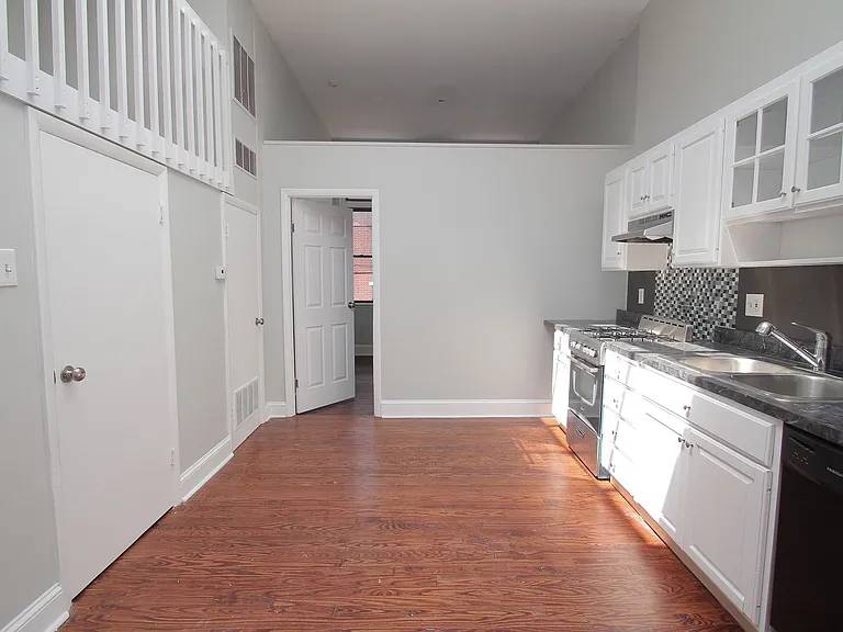 1527 South Street — Photo 8