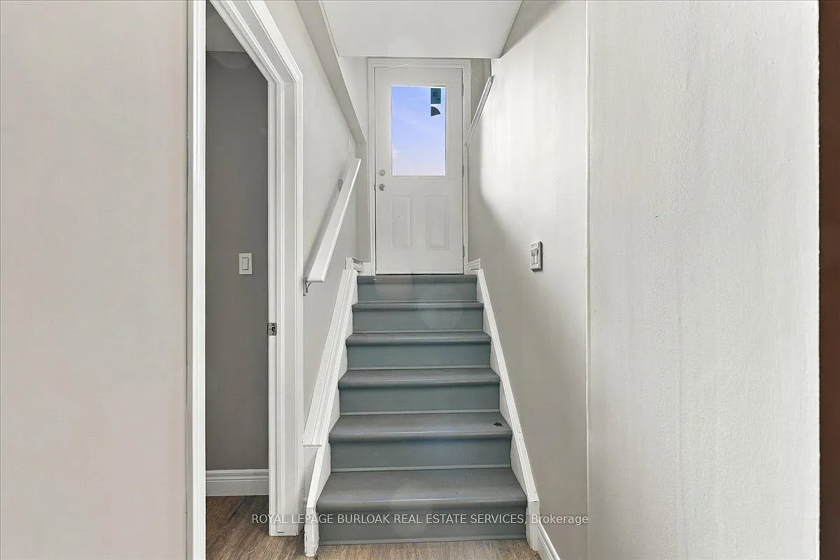3 bed, $1,800 — Photo 3