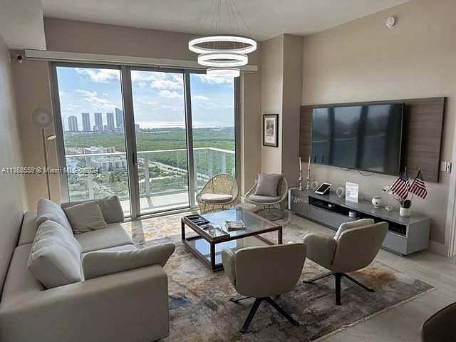 16385 Biscayne Blvd #7 — Photo 16