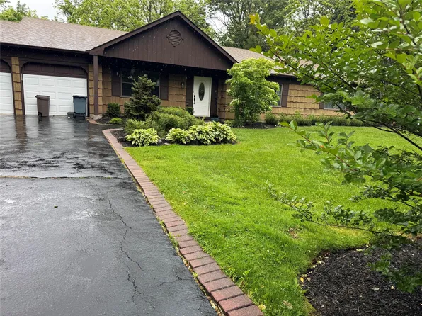 1 Fox Meadow Drive, Dix Hills, NY 11746