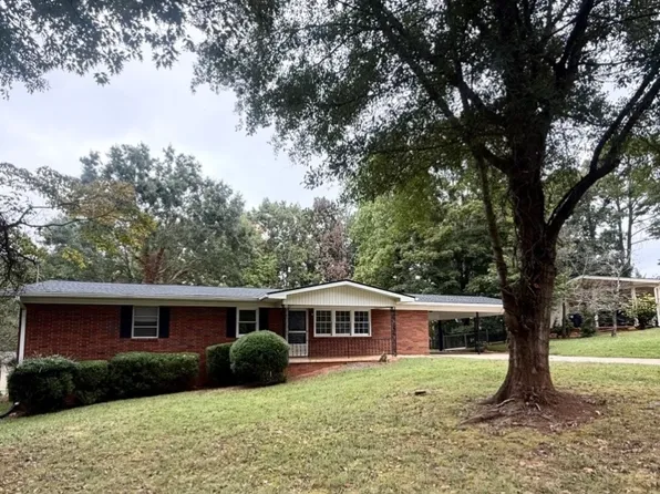 630 Mountain View Cir, Gainesville, GA 30501