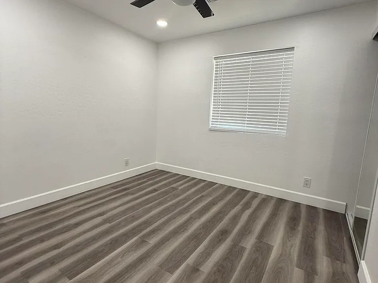 12022 W Ash St — Photo 11