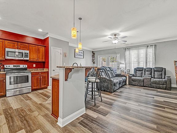 4th image of 100 Sprouse Ln